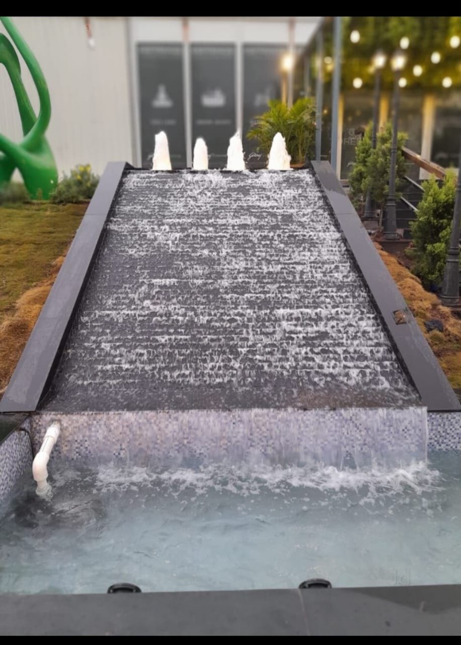 Custom outdoor garden fountain by Yuvansh Fountain